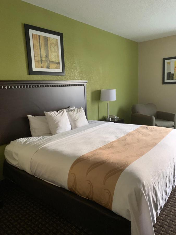 Quality Inn & Suites Quantico Stafford Buitenkant foto