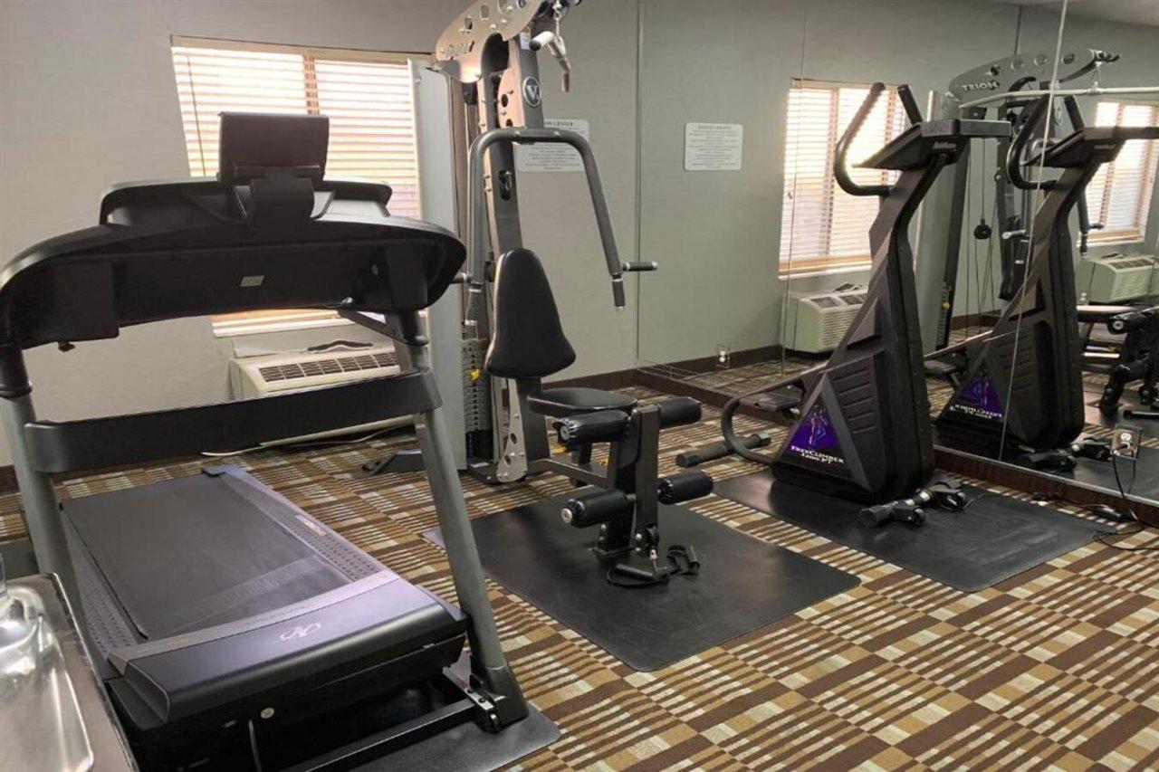 Quality Inn & Suites Quantico Stafford Buitenkant foto