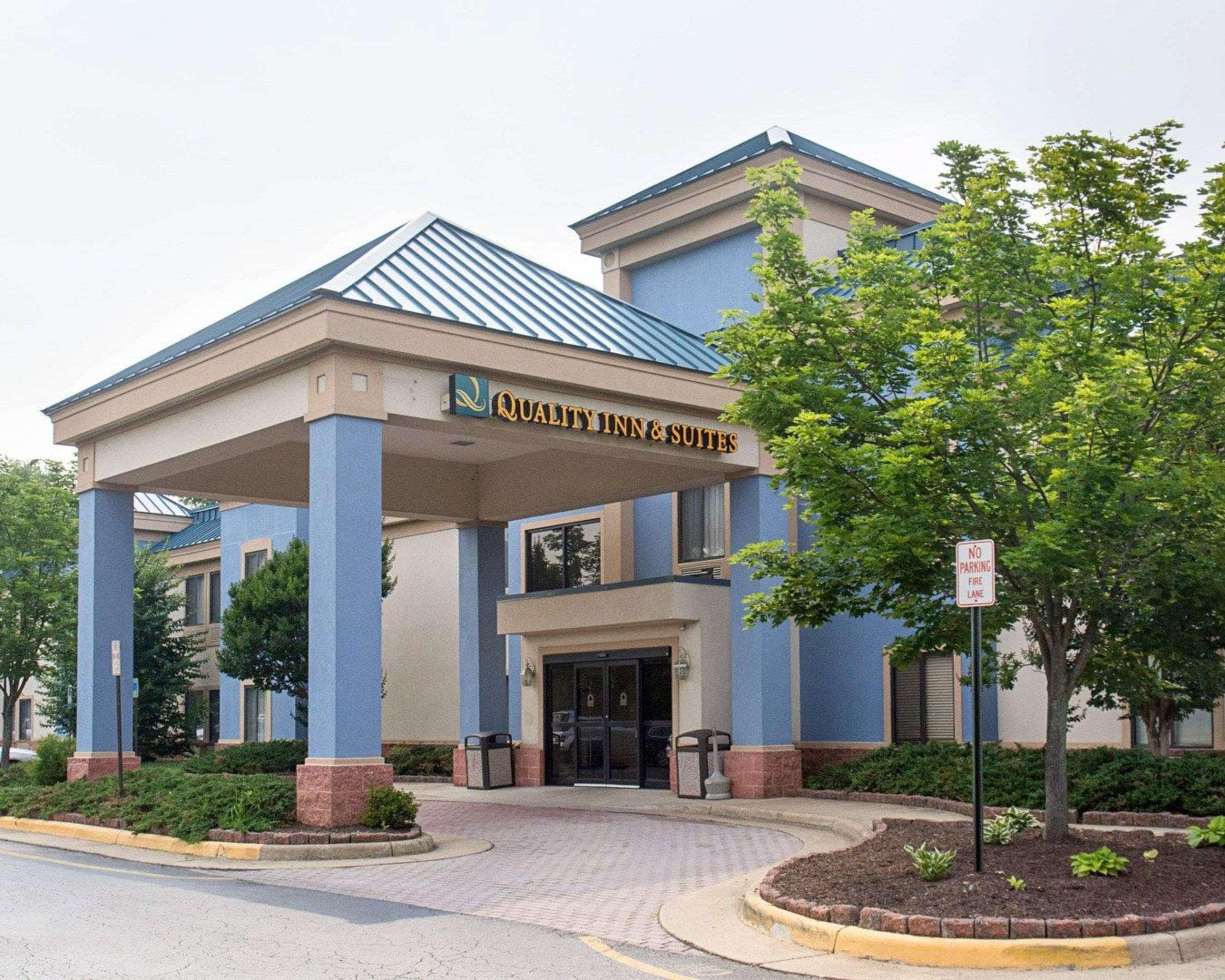 Quality Inn & Suites Quantico Stafford Buitenkant foto
