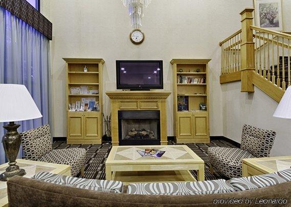 Quality Inn & Suites Quantico Stafford Buitenkant foto