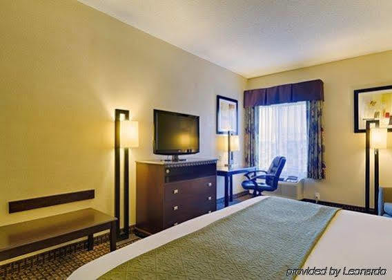 Quality Inn & Suites Quantico Stafford Buitenkant foto